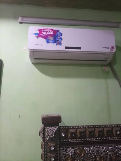 1 ton dawlence AC in good condition