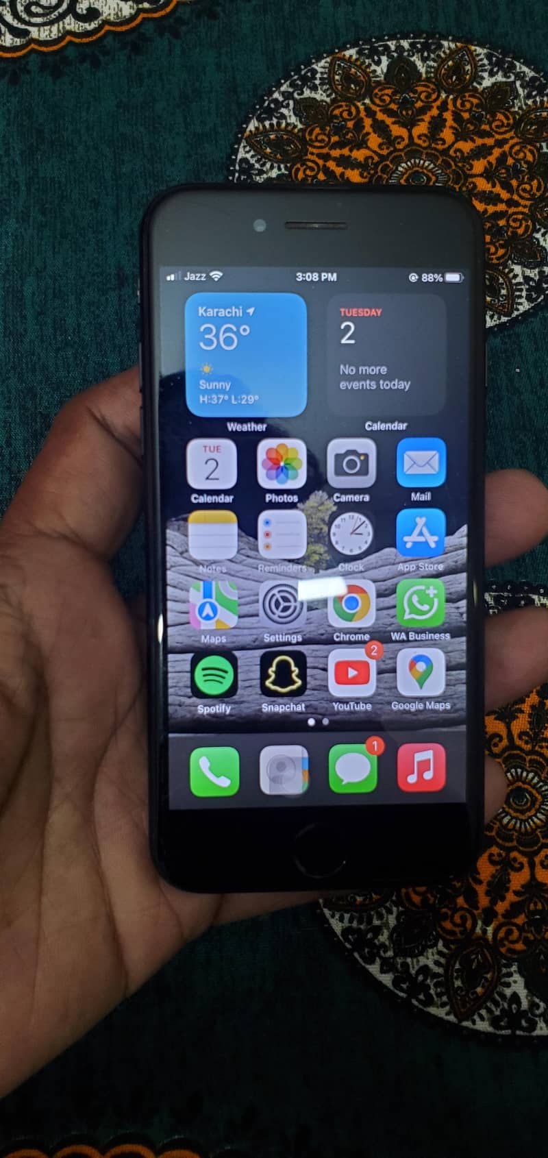 Apple iPhone 7 0
