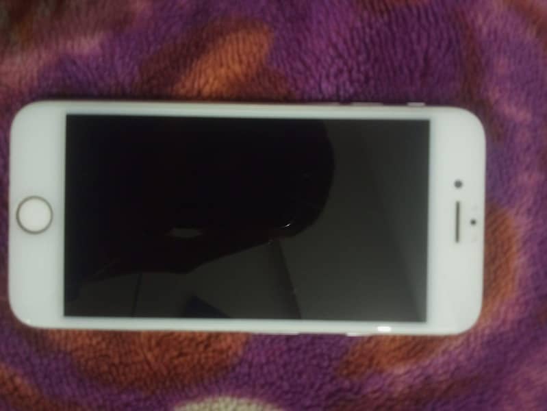 Apple iPhone 8 1