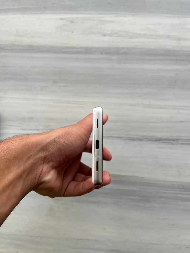 Google Pixel 7a 4