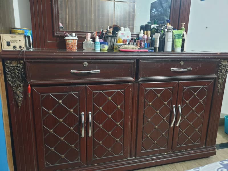 used deessing table 3