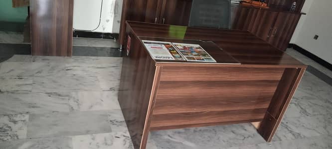 Office Executive Table for sale