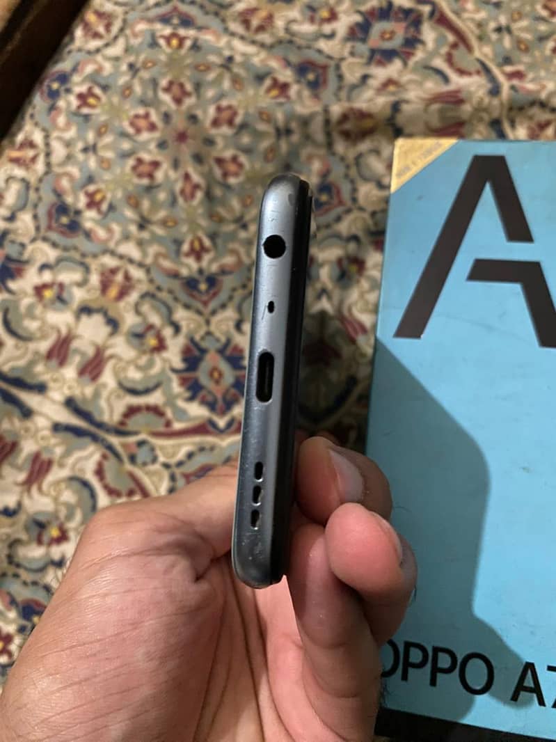 OPPO A76 3