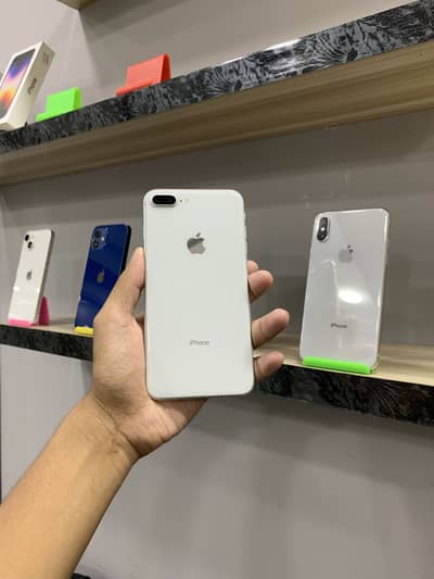 Apple iPhone 8 Plus / 03199954461