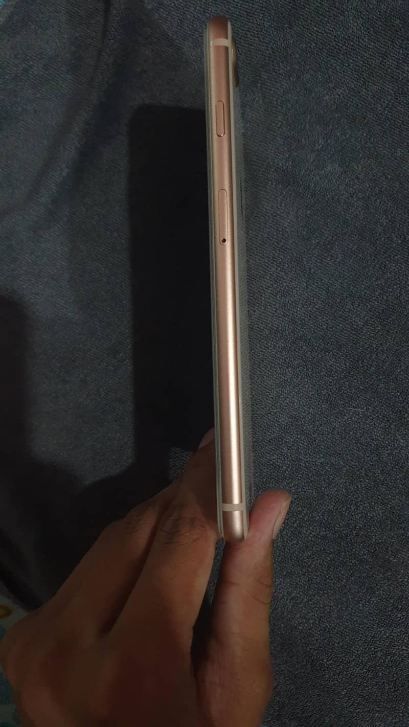 Apple iPhone 8 Plus 2