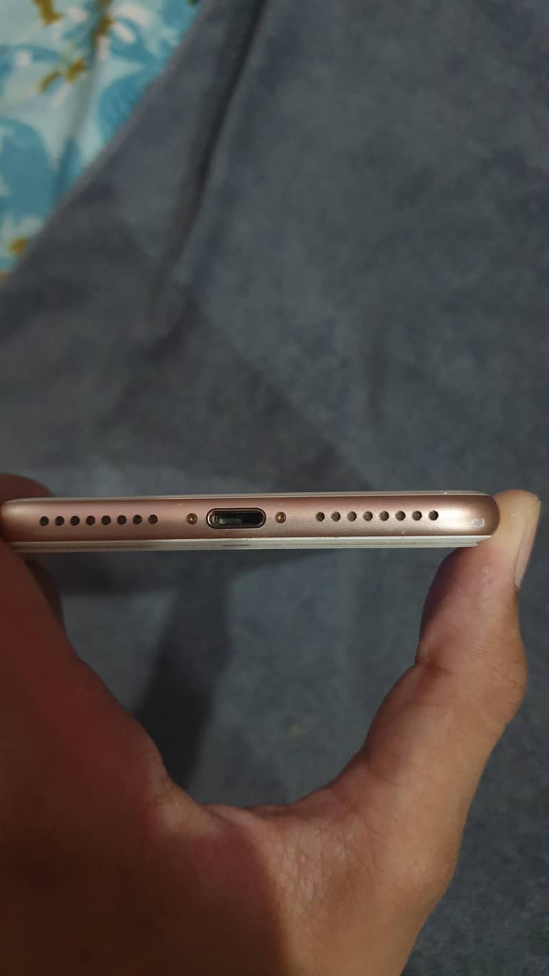 Apple iPhone 8 Plus 3
