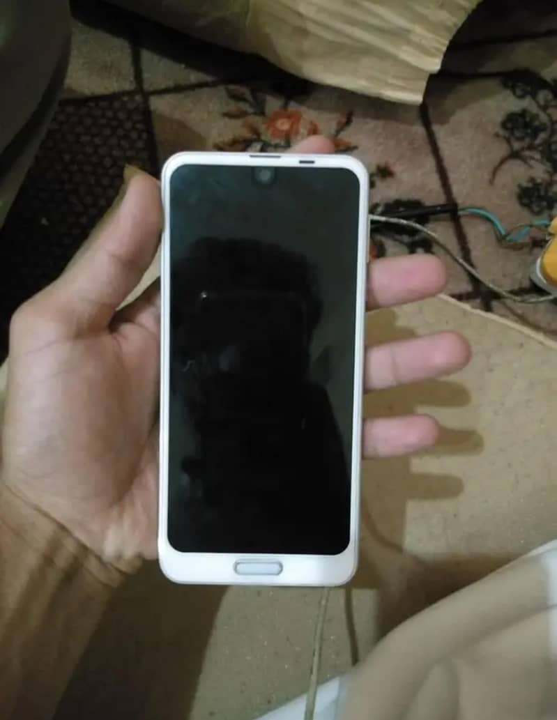 Sharp Aquos R2 1