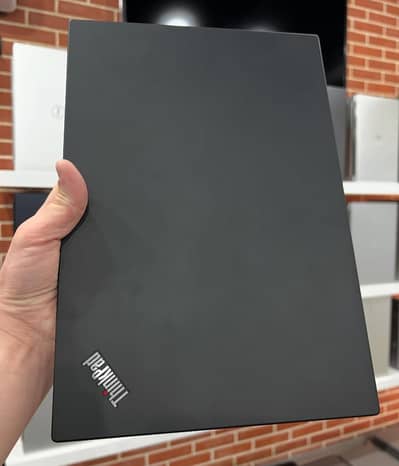 Lenovo Thinkpad P14s Ryzen 5 Pro 5650U 16\256GB 4 Gb graphics Card