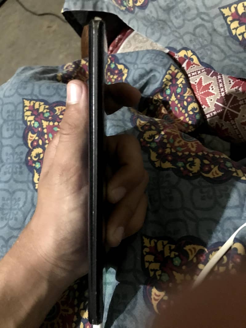 Sharp Aquos Zero 2 4