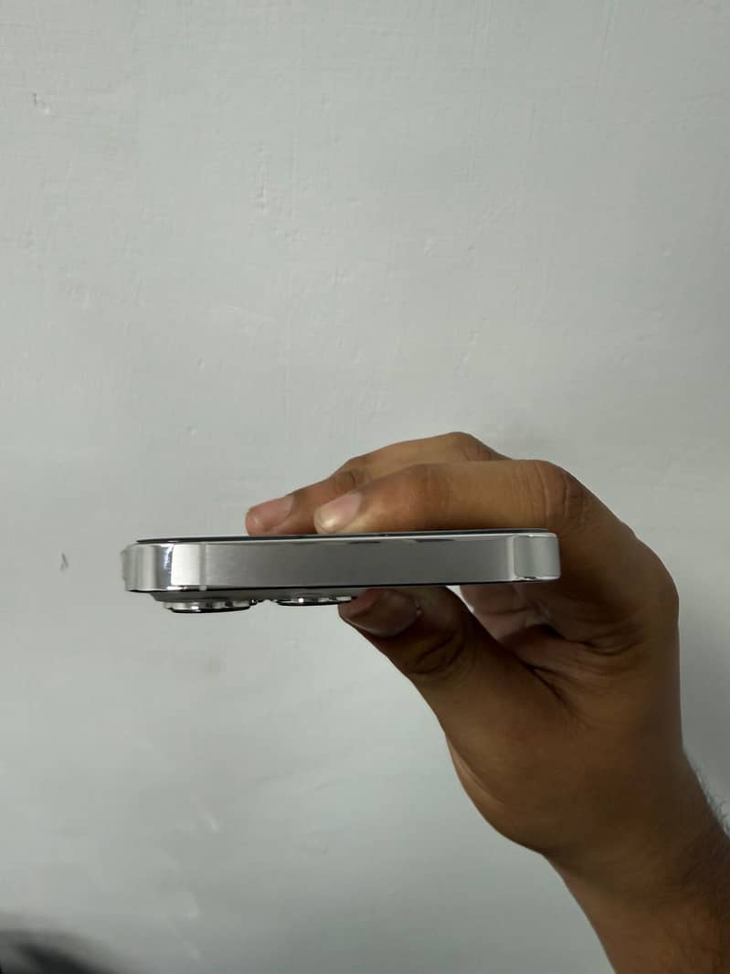 Apple iPhone 13 Pro 3