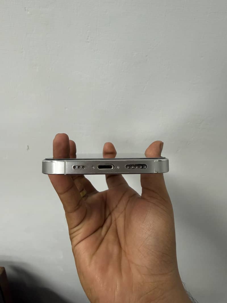 Apple iPhone 13 Pro 4