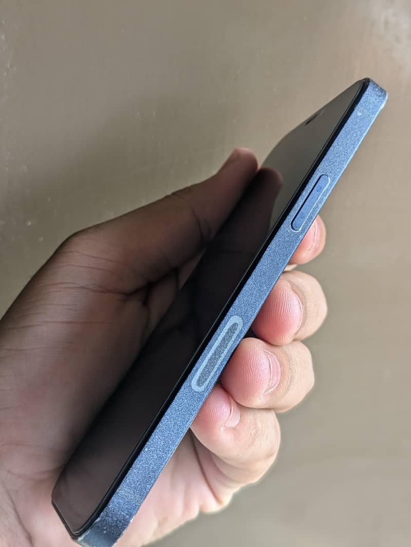 Apple iPhone 12 3