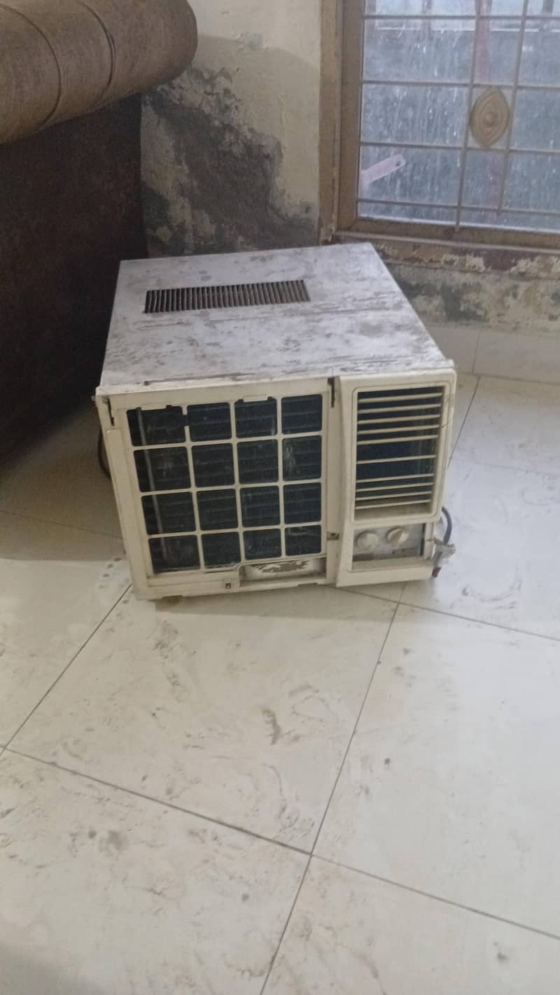 window ac 1