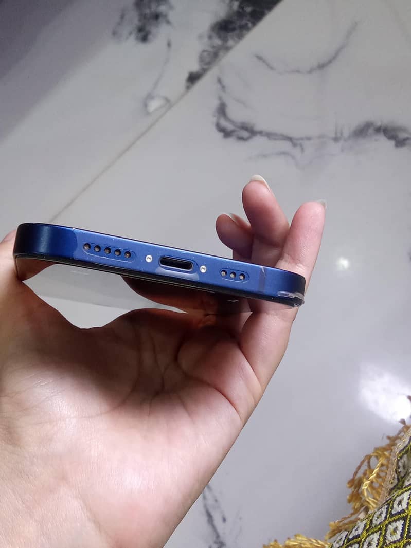 Apple iPhone 12 2