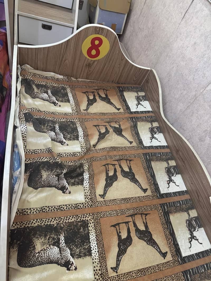 Kids bed 1