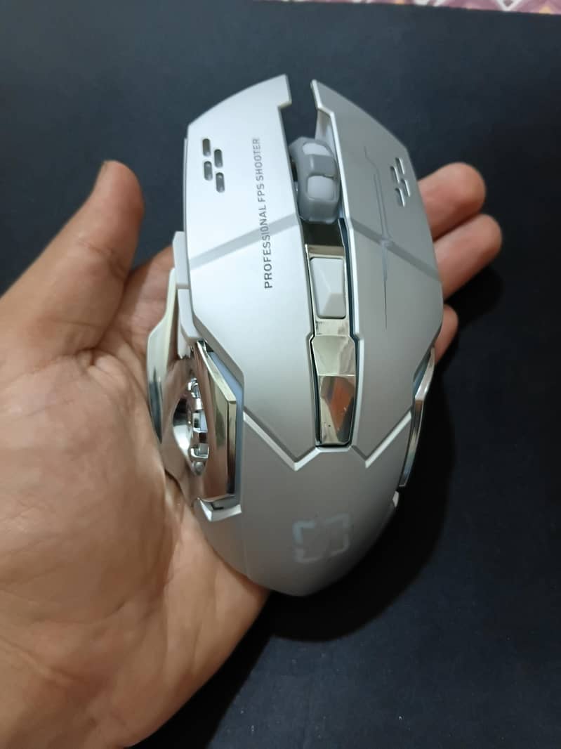 Gaming wireless mouse. 8