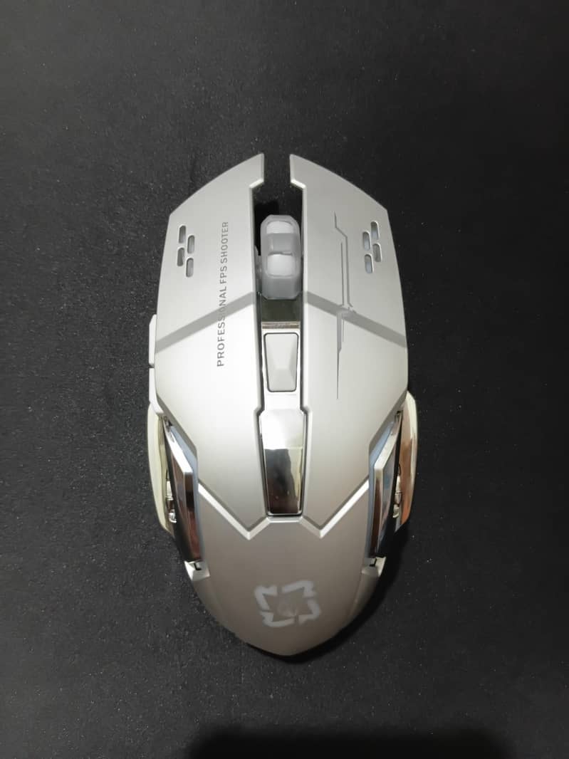 Gaming wireless mouse. 9