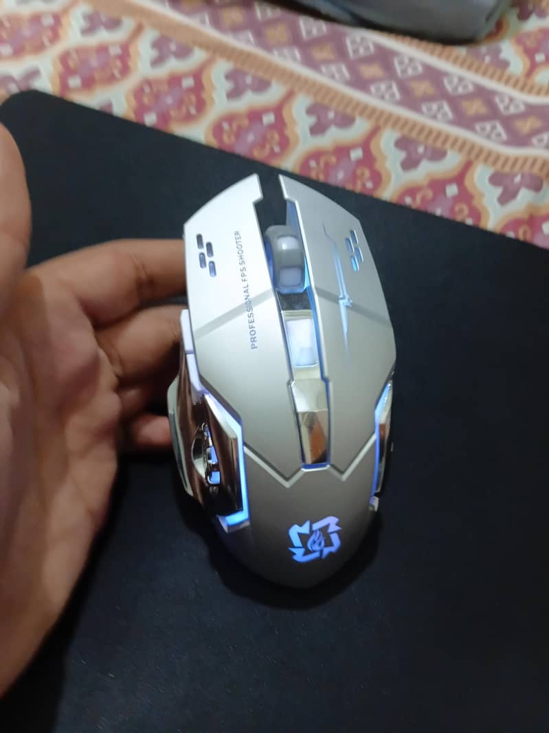 Gaming wireless mouse. 11
