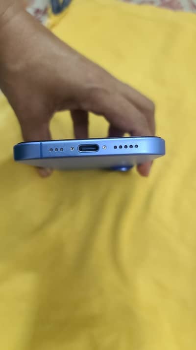 Apple iPhone 16
