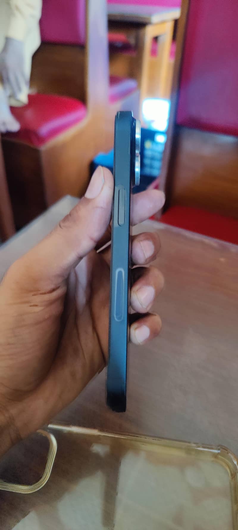 Apple iPhone 14 4