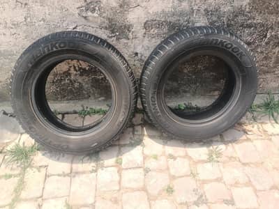 Hankook tyre size 165/70 13R with good condition.