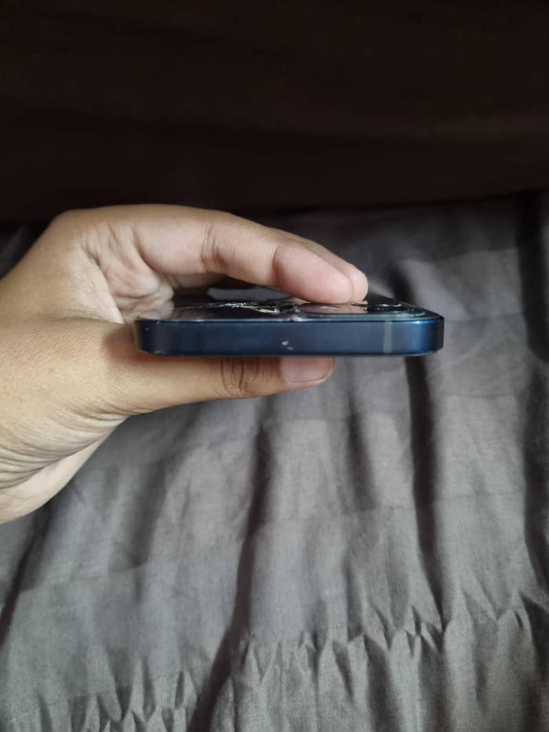 Apple iPhone 12 0