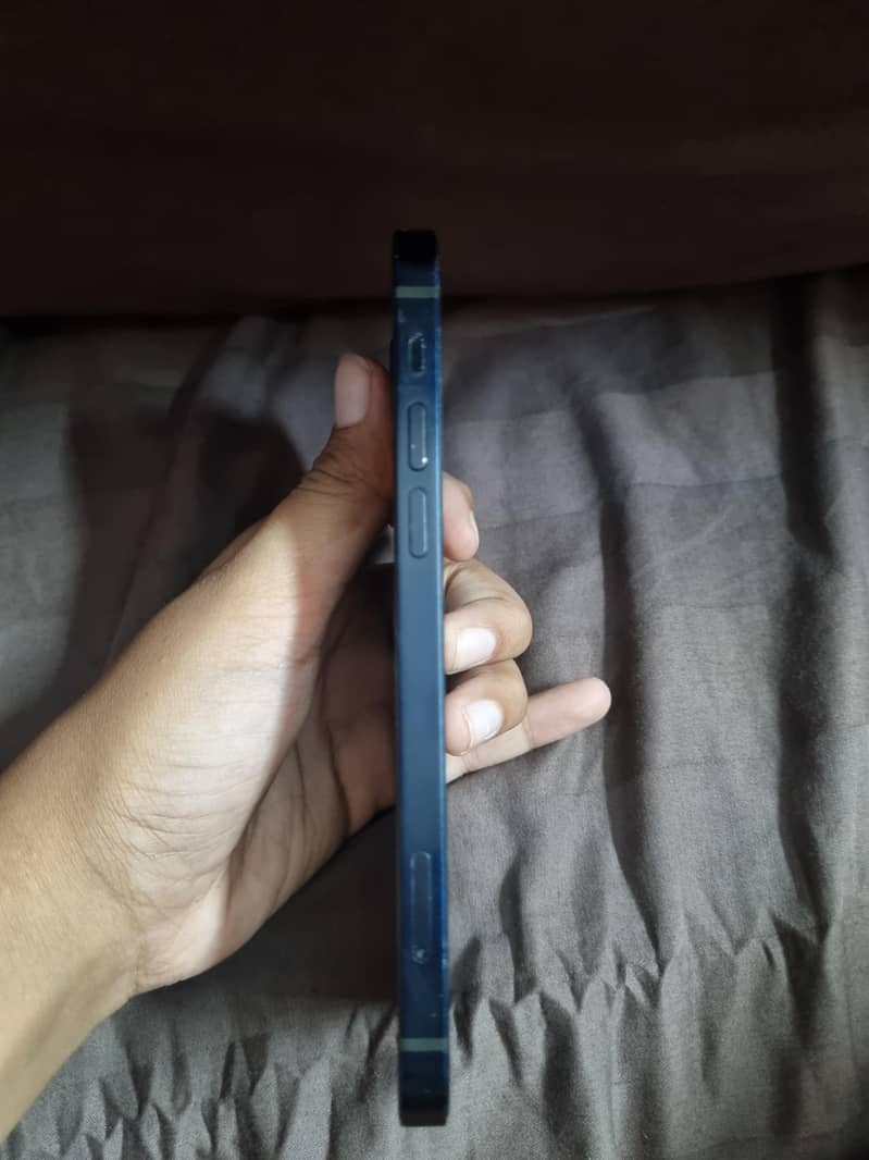 Apple iPhone 12 2