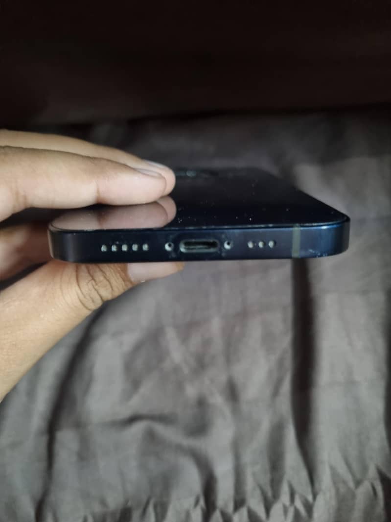 Apple iPhone 12 3