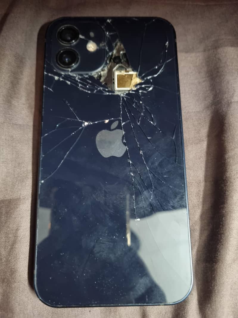 Apple iPhone 12 4