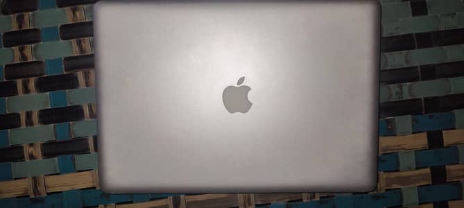 MacBook Pro 2012 i7/8/256, 15 inch display size