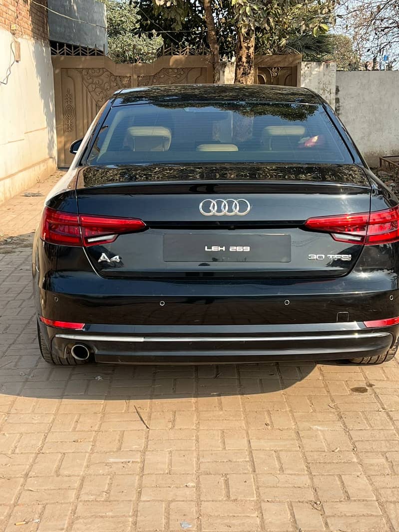 Audi A4 2016 1