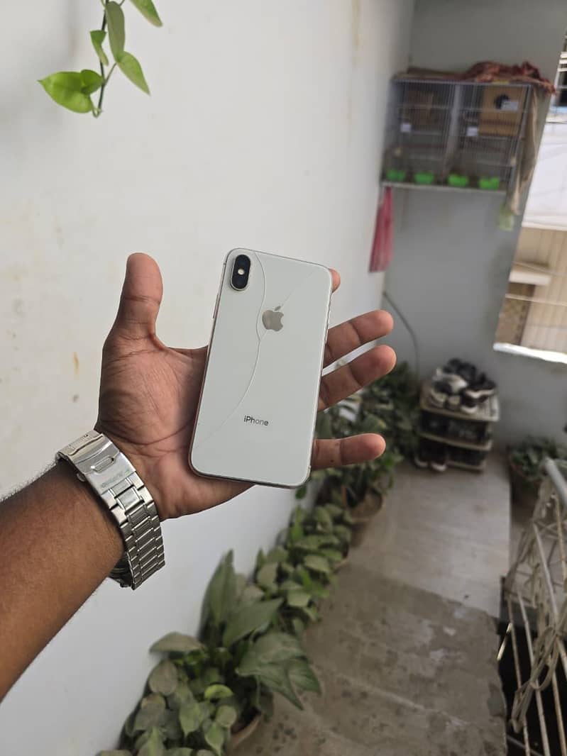 Apple iPhone X 4