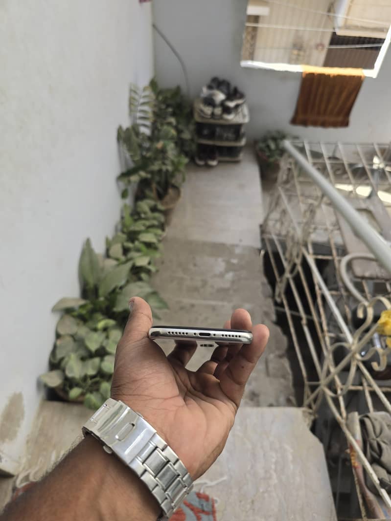Apple iPhone X 11