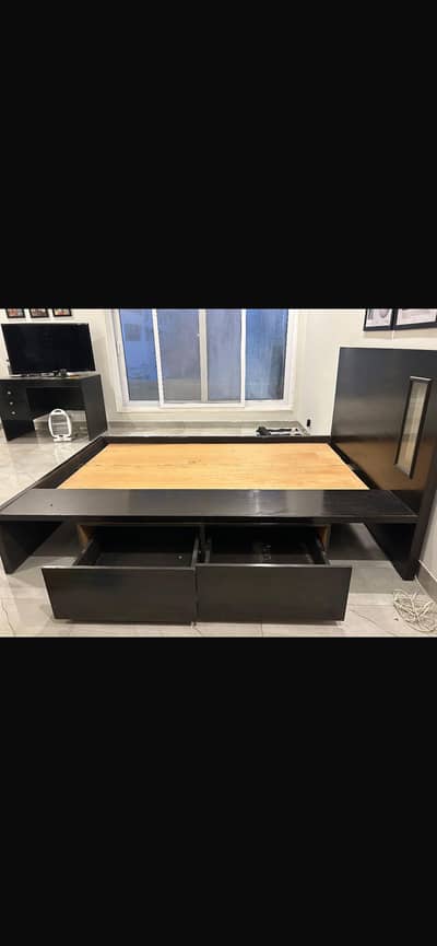 Single bed with 2 built in drawers and light