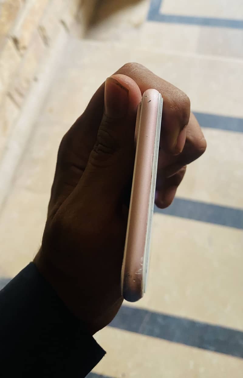 Apple iPhone 7 Plus 2