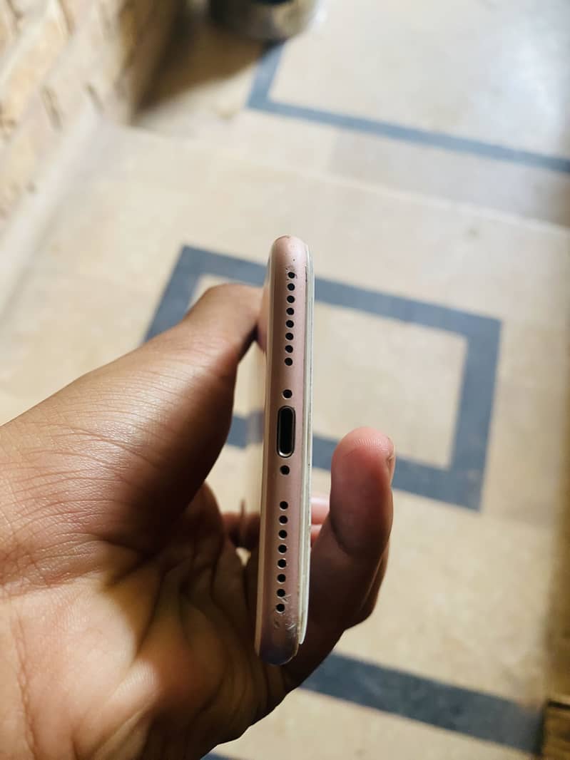 Apple iPhone 7 Plus 3