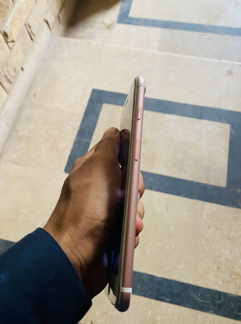 Apple iPhone 7 Plus 4