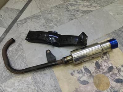 125 bike silencer and bracket