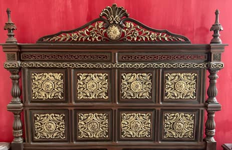 Luxury King Size Solid Wood Bed Set – Royal Carved Design – Excellent
