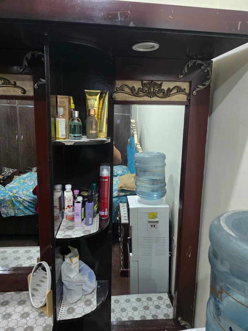 dressing table 1