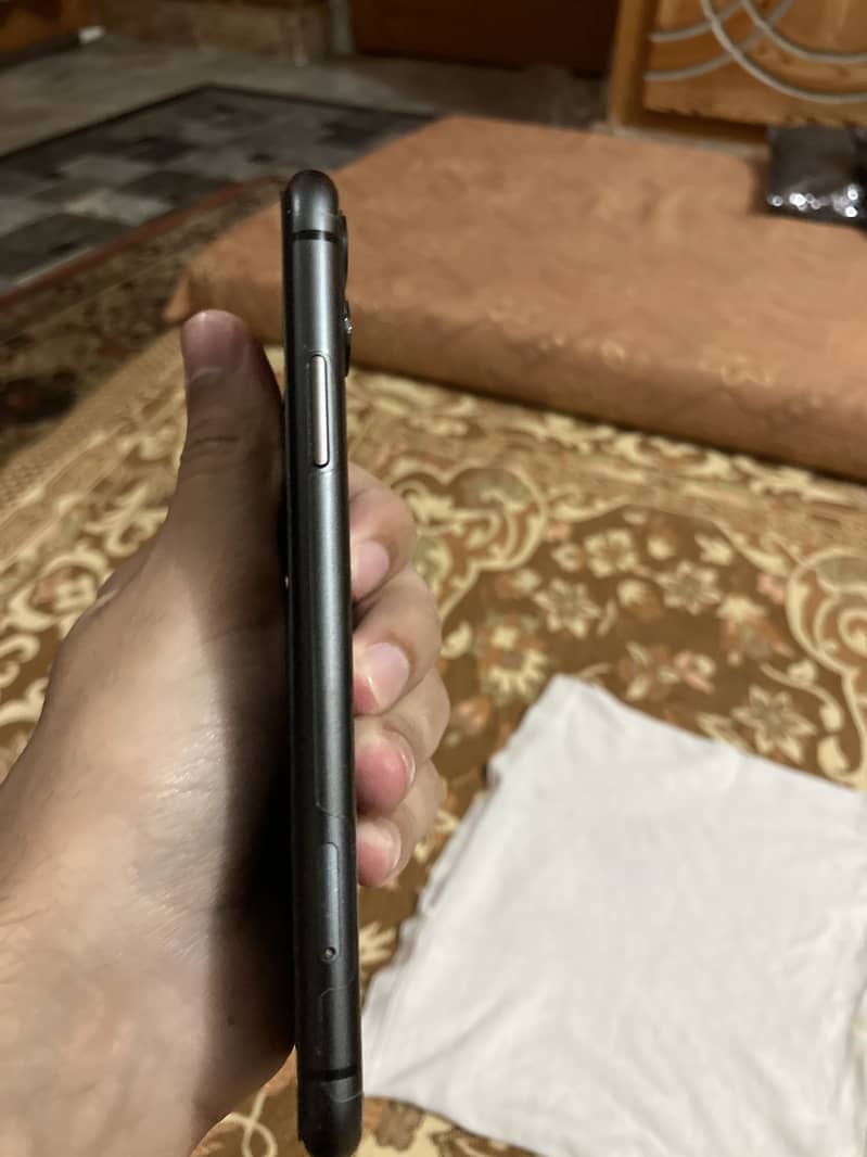 iPhone 11 9
