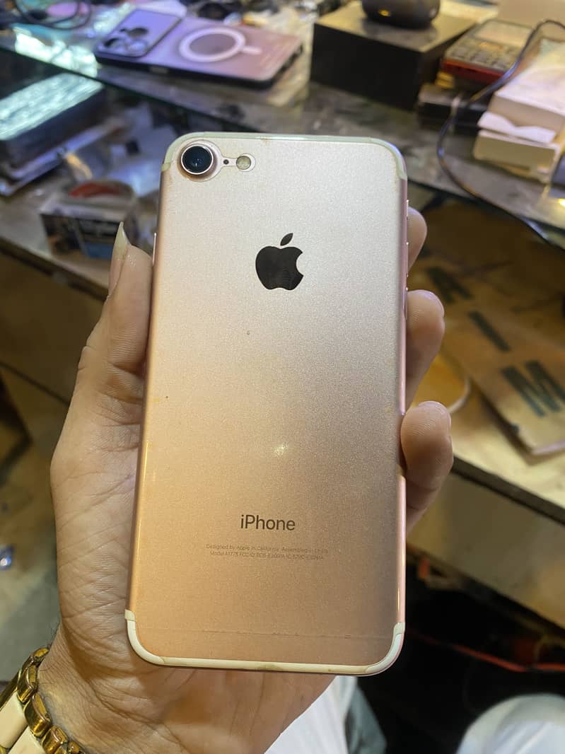 Apple iPhone 7 2