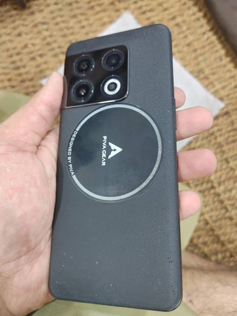 One Plus 10 Pro 4