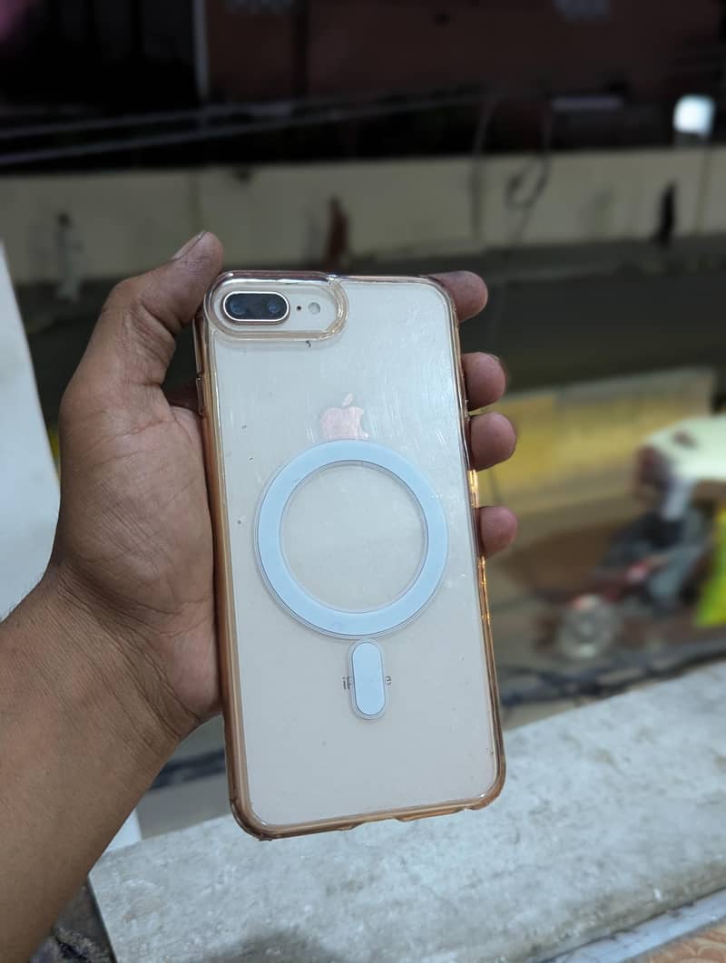 Apple iPhone 8 Plus 2