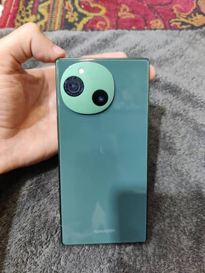 Sharp Aquos R9