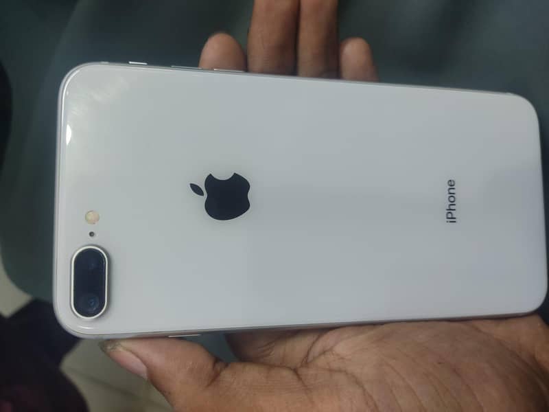 Apple iPhone 8 Plus 0