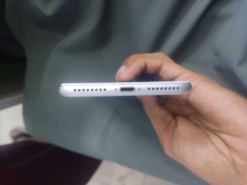Apple iPhone 8 Plus 7