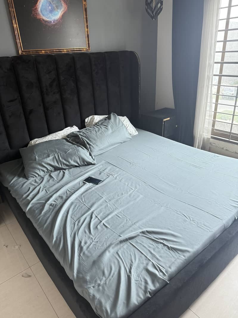 King Size Bed 0