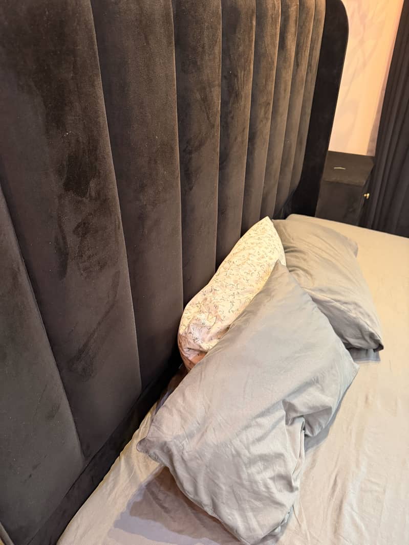 King Size Bed 5
