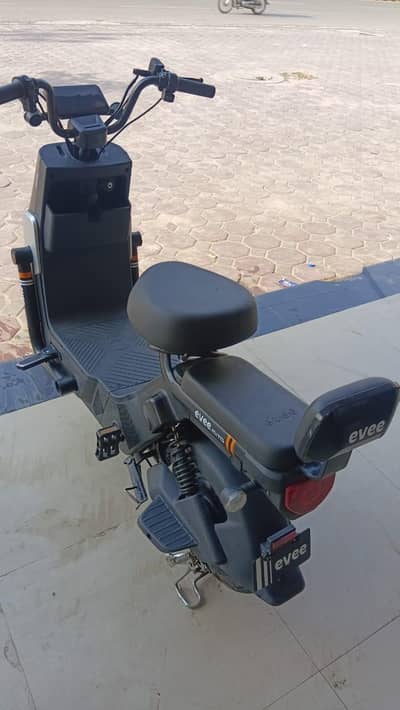 Scooty electric bike